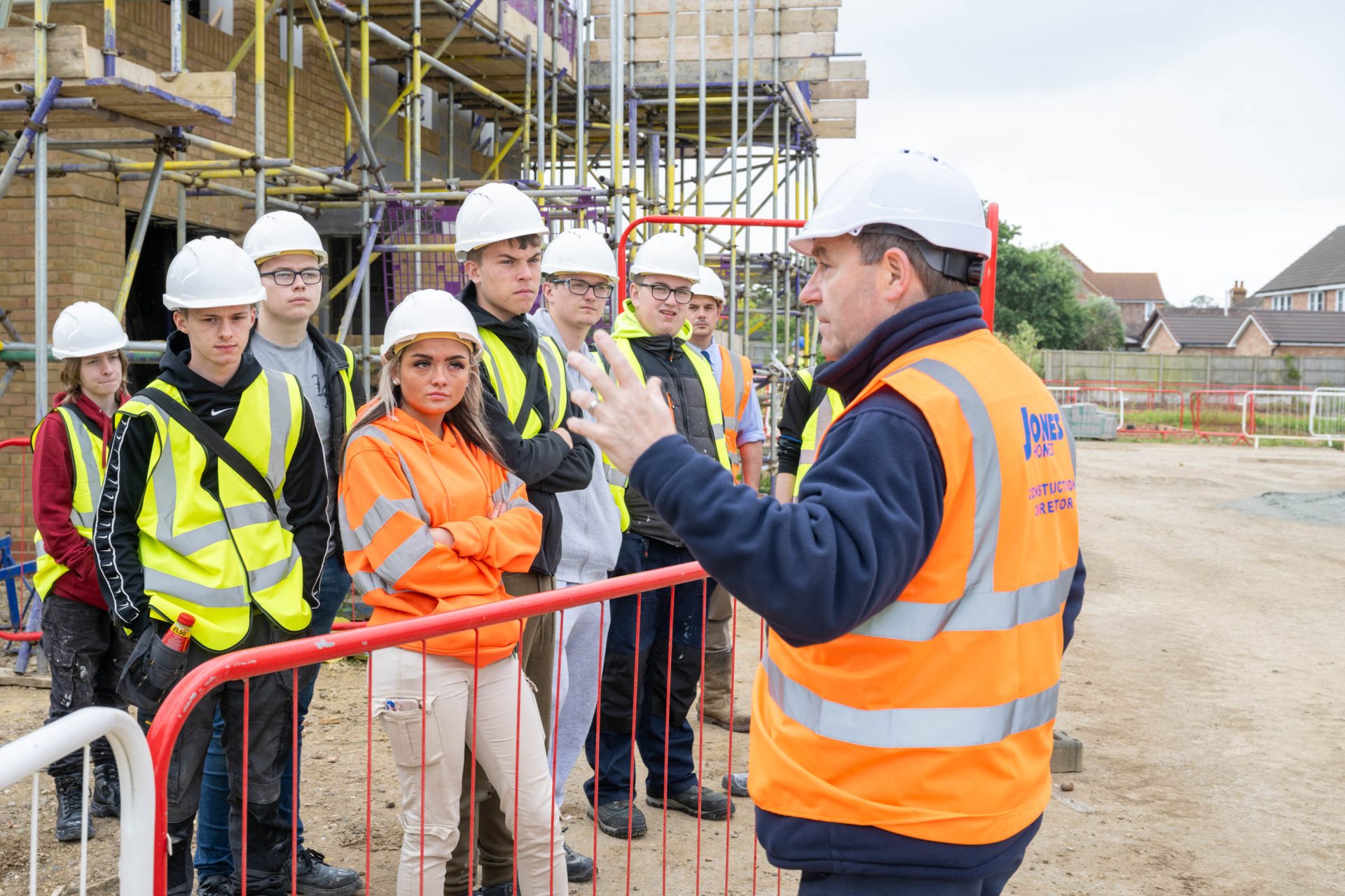 EKC Sheppey College construction students ‘learn from the professionals’ at Jones Homes’ Shurland Park